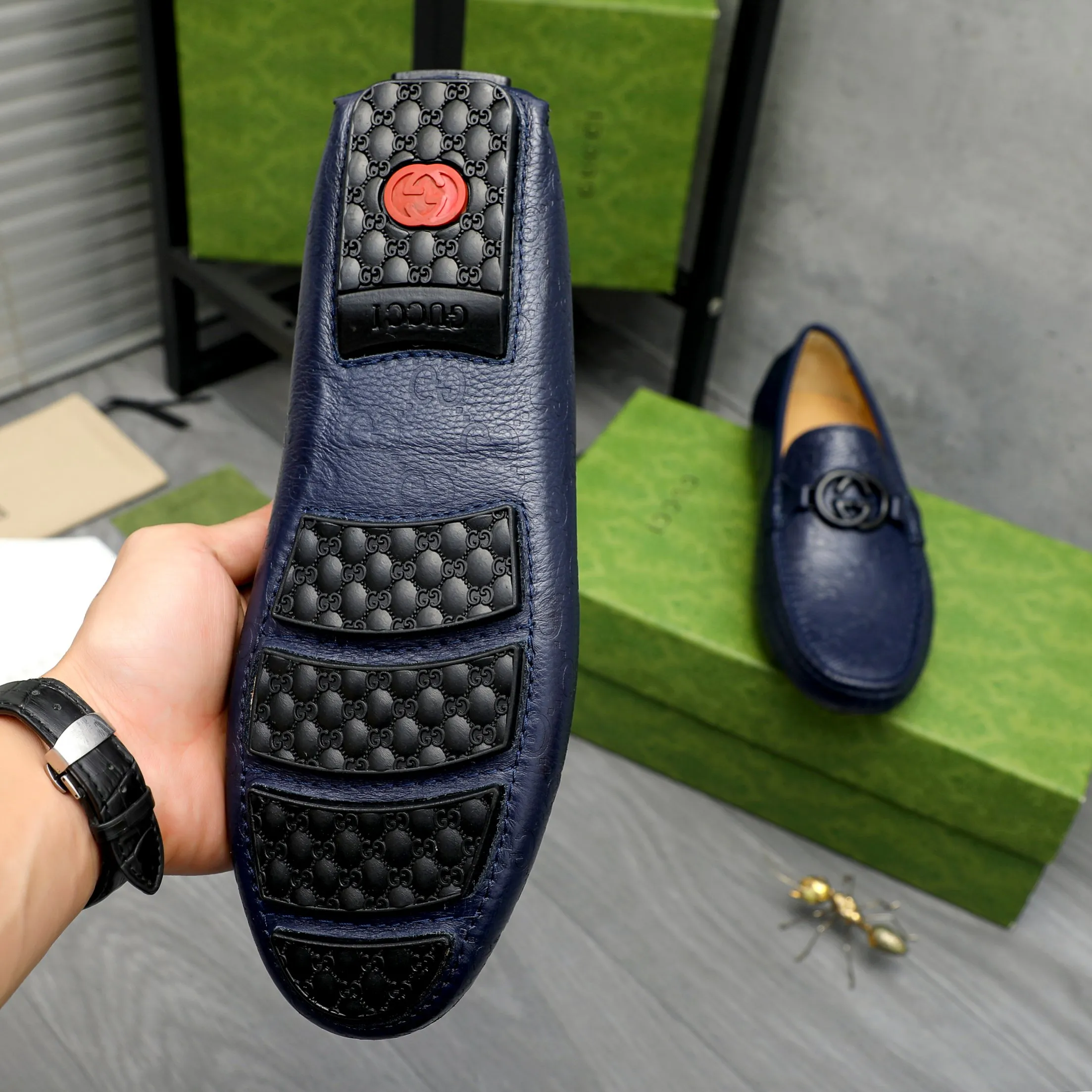 Men's shoes💰p420 Product trademark: GUCCI (Gucci) casual slip-on men's shoes Regular size: 38-44 Product material: Selected pebbled cowhide embossed upper, sheepskin lining, rubber outsole